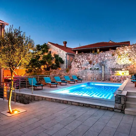 California 1 * Dubrovnik