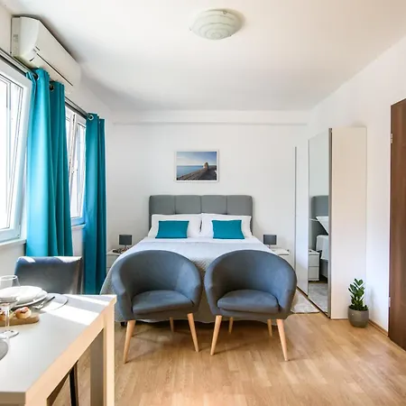 California 1 Apartment *